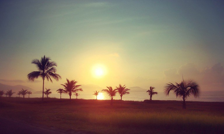 travel_sunset-at-danang_112K[1]